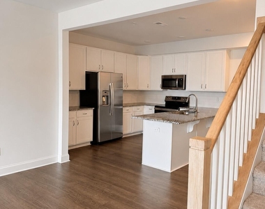 602 Market Grove Drive - Photo Thumbnail 15