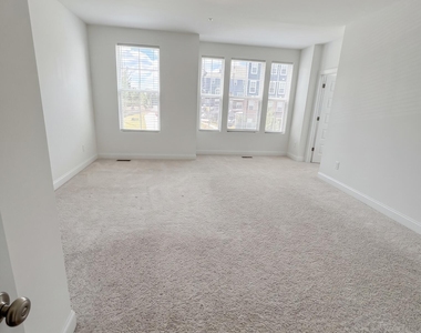 602 Market Grove Drive - Photo Thumbnail 39