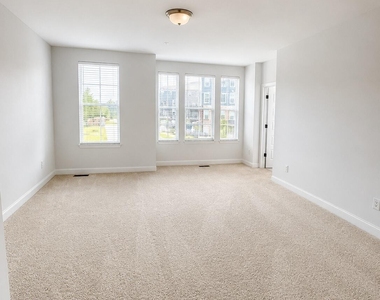 602 Market Grove Drive - Photo Thumbnail 11