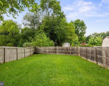 13 Hopewell Lane - Photo Thumbnail 17