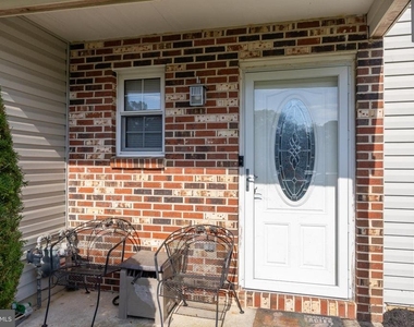 13 Hopewell Lane - Photo Thumbnail 2