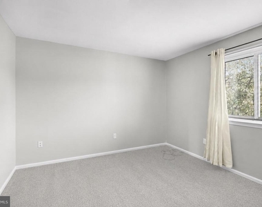 13 Hopewell Lane - Photo Thumbnail 12
