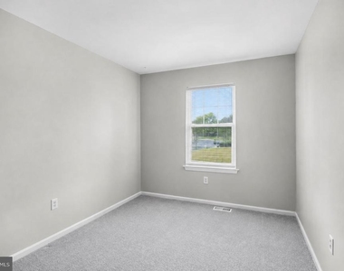 13 Hopewell Lane - Photo Thumbnail 15