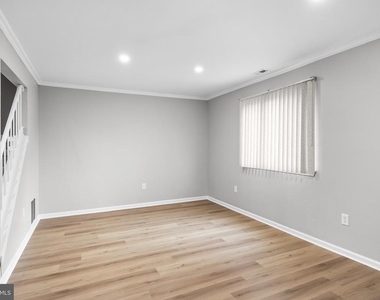 13 Hopewell Lane - Photo Thumbnail 5