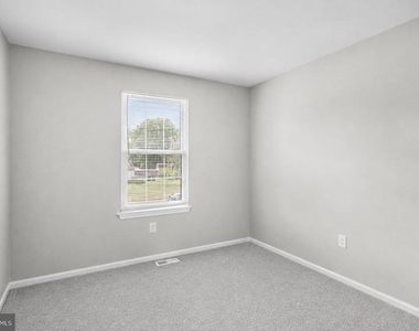 13 Hopewell Lane - Photo Thumbnail 14
