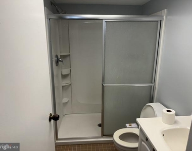 213 Uxbridge - Photo Thumbnail 7