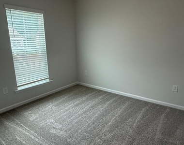 268 Ravenscraig Park Place - Photo Thumbnail 21
