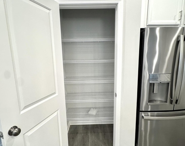 1080 Manorhaven - Photo Thumbnail 16