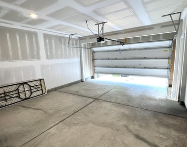 1080 Manorhaven - Photo Thumbnail 19