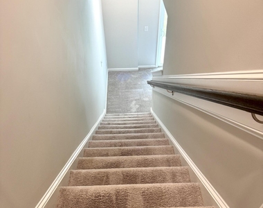 1080 Manorhaven - Photo Thumbnail 4