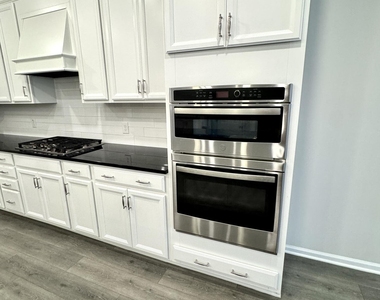 1080 Manorhaven - Photo Thumbnail 20