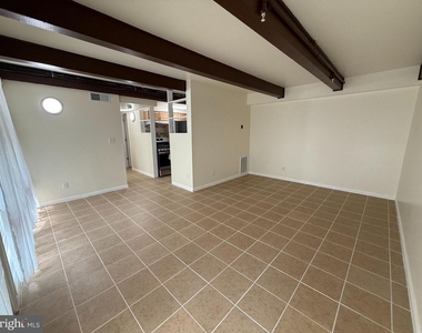 7402 18th Avenue - Photo Thumbnail 3