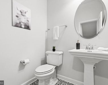 617 Leigh Way - Photo Thumbnail 7