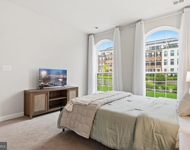 617 Leigh Way - Photo Thumbnail 10