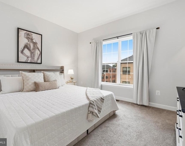 617 Leigh Way - Photo Thumbnail 38
