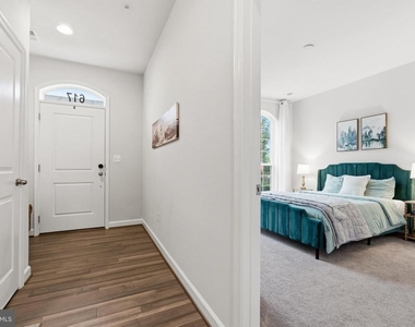 617 Leigh Way - Photo Thumbnail 8