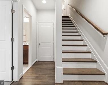 617 Leigh Way - Photo Thumbnail 5