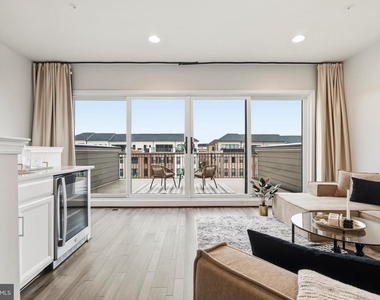617 Leigh Way - Photo Thumbnail 46