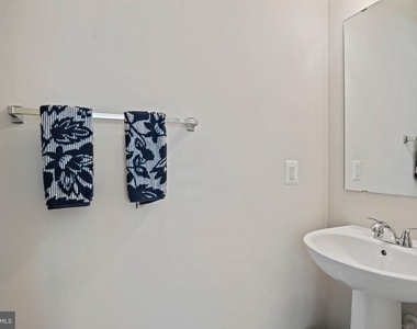3443 Carnaby Street - Photo Thumbnail 2