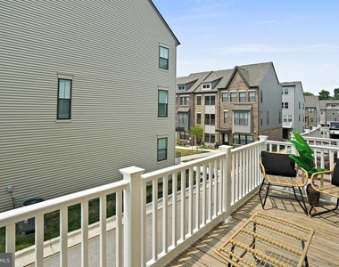 3443 Carnaby Street - Photo Thumbnail 19