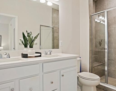3443 Carnaby Street - Photo Thumbnail 15