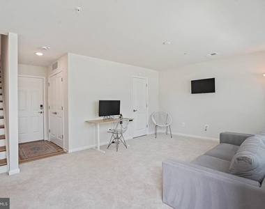 3443 Carnaby Street - Photo Thumbnail 1