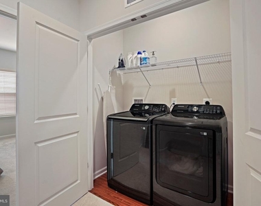 3443 Carnaby Street - Photo Thumbnail 16