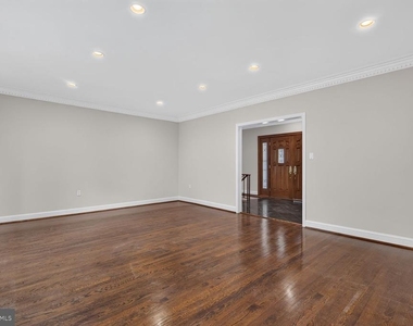 6216 Goodview Street - Photo Thumbnail 8
