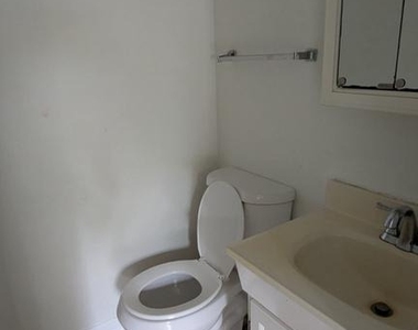 11124 Oak Leaf Drive - Photo Thumbnail 7