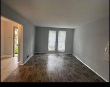11124 Oak Leaf Drive - Photo Thumbnail 28