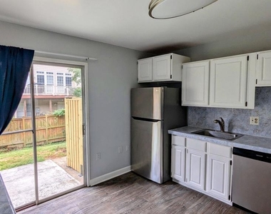 11124 Oak Leaf Drive - Photo Thumbnail 4