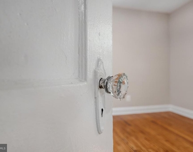 8507 Flower Avenue - Photo Thumbnail 16