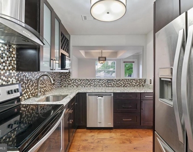 5716 Chapman Mill Drive - Photo Thumbnail 3