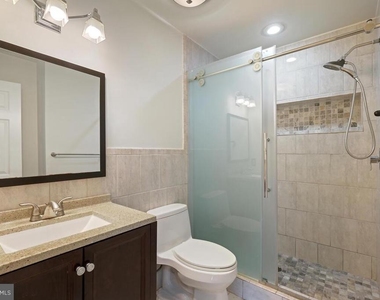 5716 Chapman Mill Drive - Photo Thumbnail 18