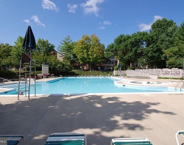 5716 Chapman Mill Drive - Photo Thumbnail 26