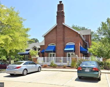5716 Chapman Mill Drive - Photo Thumbnail 20