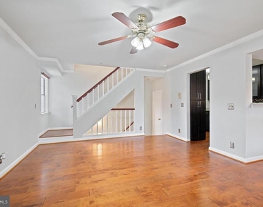 5716 Chapman Mill Drive - Photo Thumbnail 7
