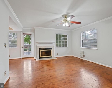 5716 Chapman Mill Drive - Photo Thumbnail 8