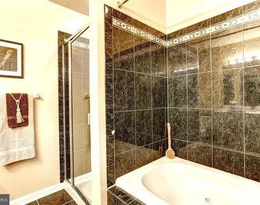 10806 Warfield Place - Photo Thumbnail 6
