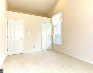 10806 Warfield Place - Photo Thumbnail 20