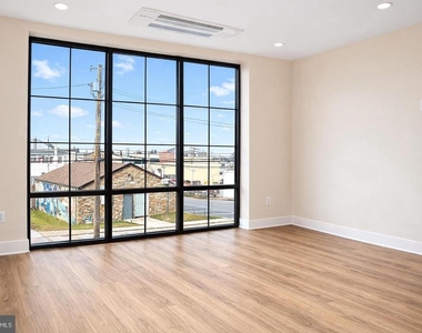 128 N Bond Street - Photo Thumbnail 14