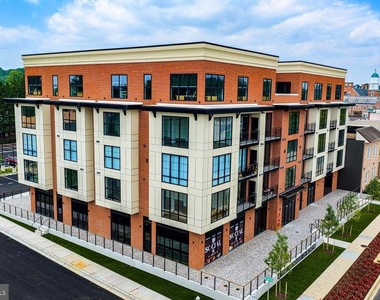 128 N Bond Street - Photo Thumbnail 18