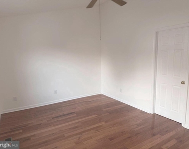 220 Ferring Court - Photo Thumbnail 12