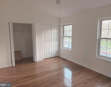 220 Ferring Court - Photo Thumbnail 14