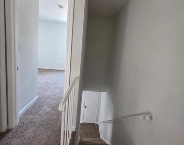404 Trefoil Place - Photo Thumbnail 10