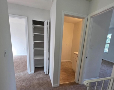 404 Trefoil Place - Photo Thumbnail 6