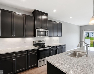 529 Swansea Drive - Photo Thumbnail 2