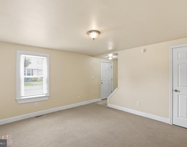 4 Thorn Street - Photo Thumbnail 9