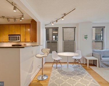 915 E Street Nw - Photo Thumbnail 3