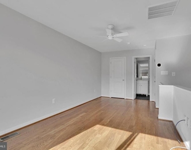 909 5th Street Se - Photo Thumbnail 16
